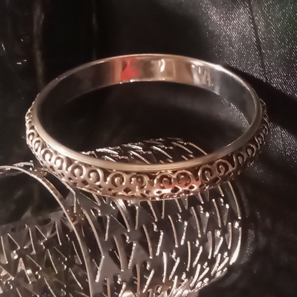 Cuff & 2 silver tone braclets - Picture 3 of 3